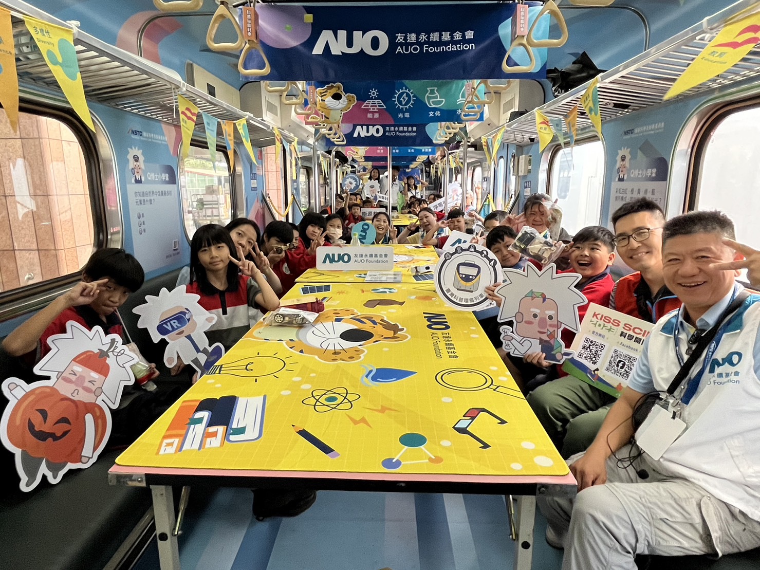 5001拉斯维加斯永續基金會參與「臺灣科普環島列車」，設計基礎科學車廂課程，以「淨零碳排和永續能源」為主題，讓學生透過創意實驗認識淨零知識，以及思考生活中的減碳行為